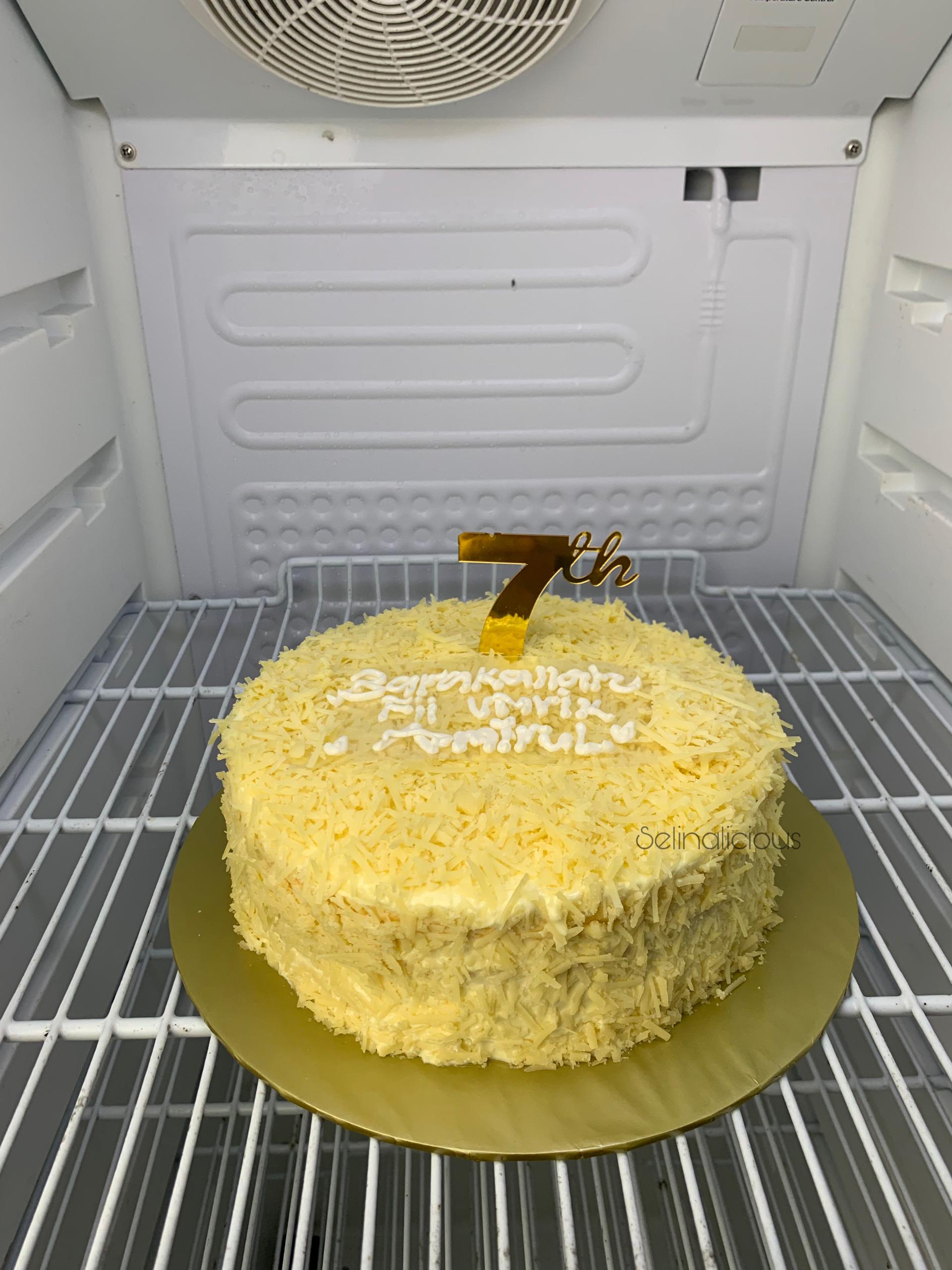 Pure Cheese Birthday Cake